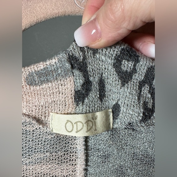 ODDY Pink Camo and Gray Animal Print Top Size M/L Boat Neck Dolman Sleeves - Picture 5 of 6